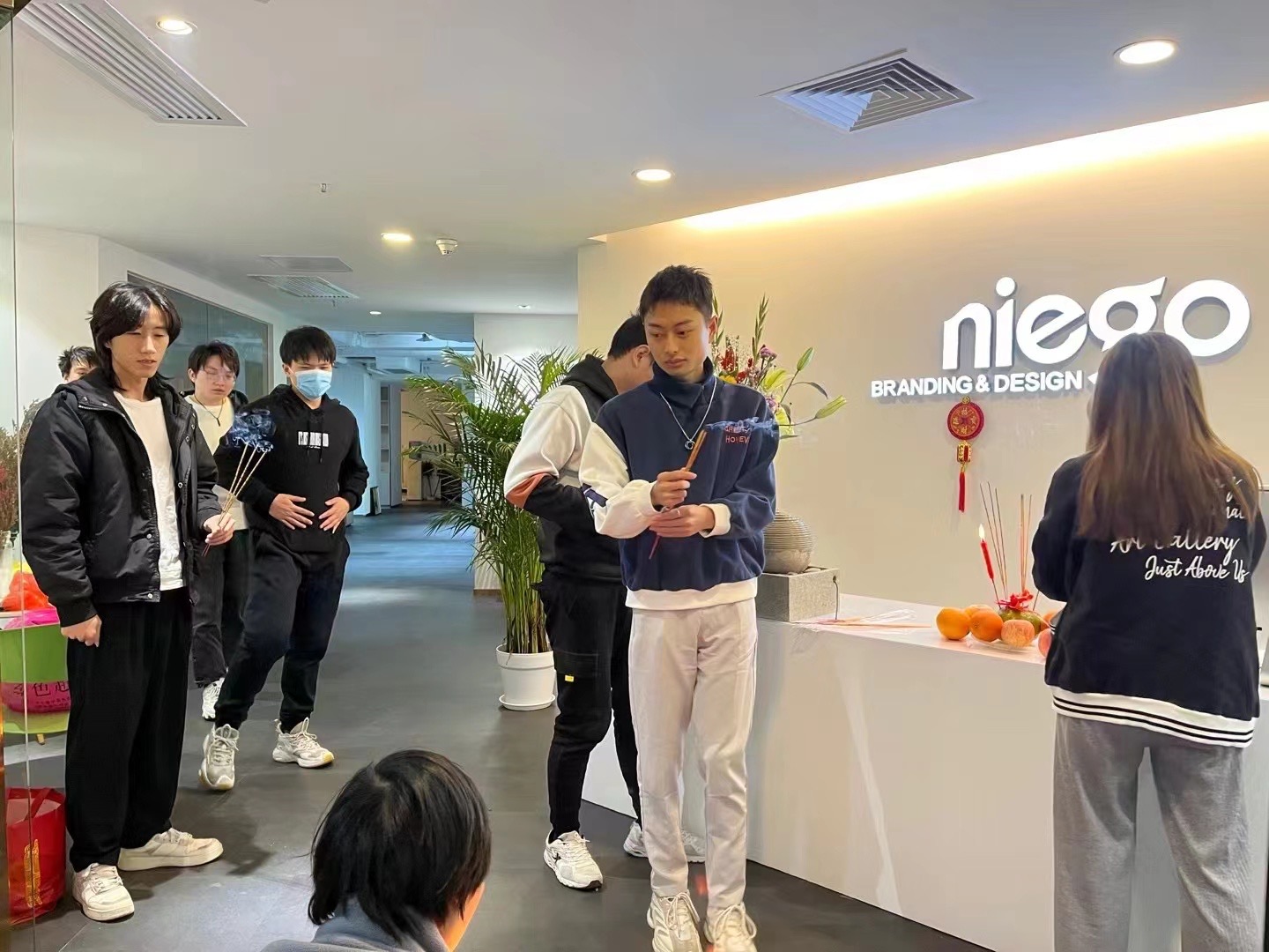 設(shè)計公司開工大吉